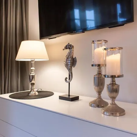 Petit Palais Apartment *